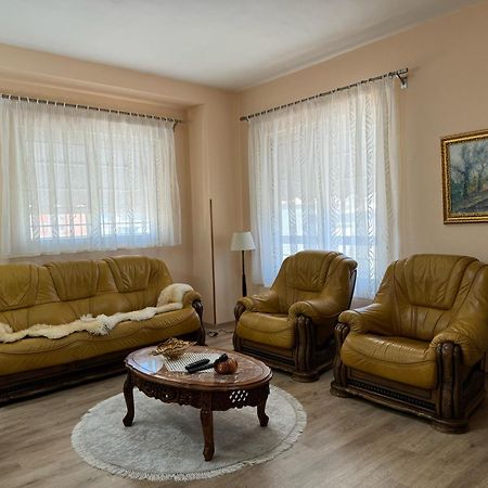 Era'S Apartment Tirana Kültér fotó